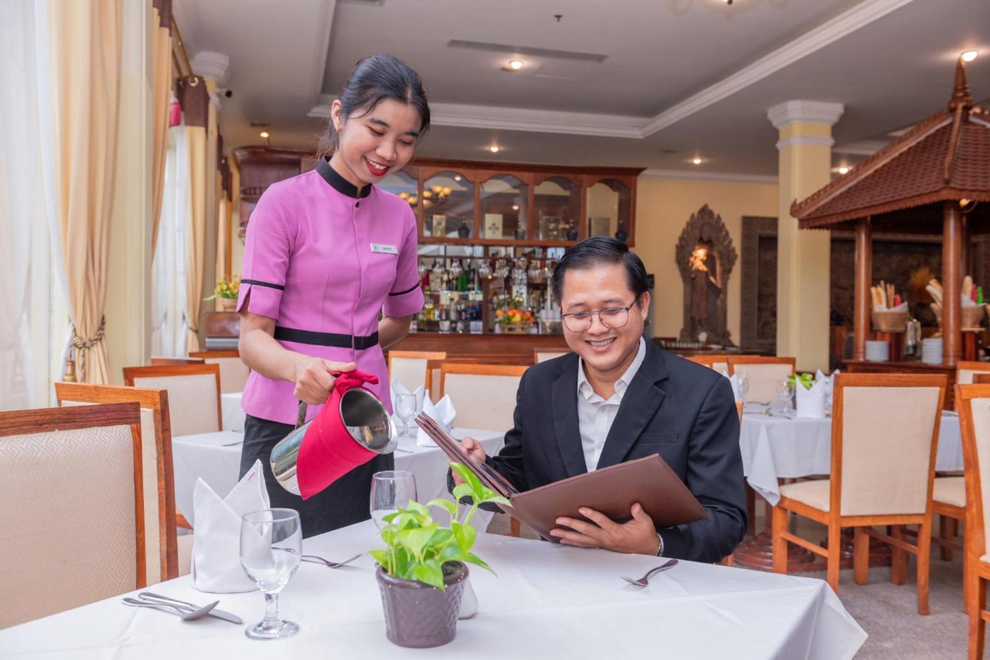 Hotel Somadevi Angkor Resort & Spa Siem Reap Zewnętrze zdjęcie